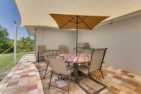 8 Mi to Manatee Park: Cozy Getaway in Lehigh Acres