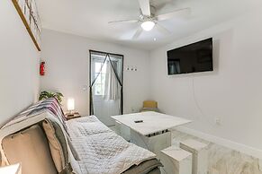 8 Mi to Manatee Park: Cozy Getaway in Lehigh Acres