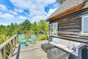 1 Mi to Black Sands Beach: Dreamy Coastal Cottage