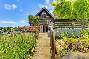 1 Mi to Black Sands Beach: Dreamy Coastal Cottage