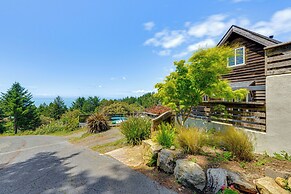 1 Mi to Black Sands Beach: Dreamy Coastal Cottage