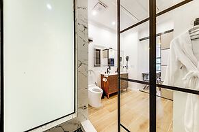 4 Mi to Beach: Chic Condo in Heart of Wilton Drive