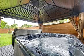 4 Mi to Beach: Chic Condo in Heart of Wilton Drive