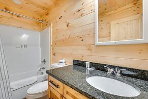 5 Mi to Mammoth Cave: Peaceful Retreat w/ Fire Pit