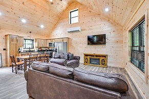 5 Mi to Mammoth Cave: Peaceful Retreat w/ Fire Pit