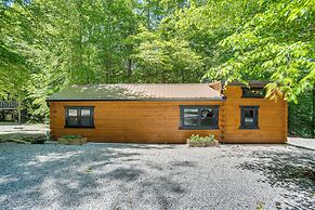 1 Mi to Dale Hollow Lake: Rustic Cabin w/ Deck