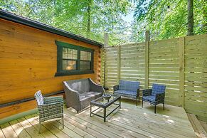 1 Mi to Dale Hollow Lake: Rustic Cabin w/ Deck