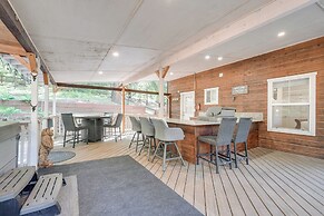 Paddle or Swim in Community Lake: Arnold Retreat!