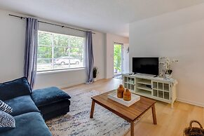 Walk to Lake Munson: Tree-filled Tallahassee Gem!