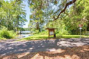 Walk to Lake Munson: Tree-filled Tallahassee Gem!