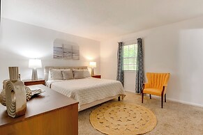 Walk to Lake Munson: Tree-filled Tallahassee Gem!