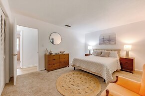 Walk to Lake Munson: Tree-filled Tallahassee Gem!