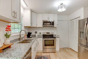 Walk to Lake Munson: Tree-filled Tallahassee Gem!