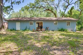 Walk to Lake Munson: Tree-filled Tallahassee Gem!