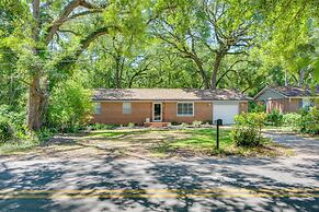 Walk to Lake Munson: Tree-filled Tallahassee Gem!