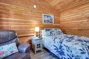 Half-mi to Bull Shoals Lake Access: Angler's Cabin