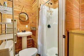 Half-mi to Bull Shoals Lake Access: Angler's Cabin