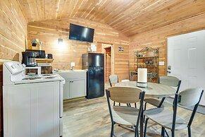 Half-mi to Bull Shoals Lake Access: Angler's Cabin