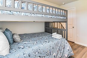 3 Mi to Shore: Family Townhome in Surfside Beach