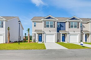 3 Mi to Shore: Family Townhome in Surfside Beach