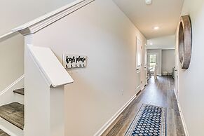 3 Mi to Shore: Family Townhome in Surfside Beach
