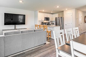 3 Mi to Shore: Family Townhome in Surfside Beach