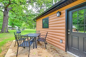 Near Mammoth Cave: Family-friendly Cabin w/ Patio!