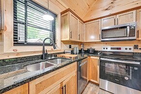 Near Mammoth Cave: Family-friendly Cabin w/ Patio!