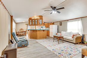 13 Mi to Okc: Edmond Home w/ Pool Access!