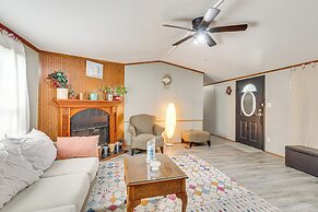 13 Mi to Okc: Edmond Home w/ Pool Access!