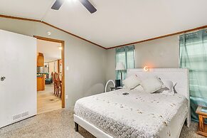 13 Mi to Okc: Edmond Home w/ Pool Access!