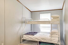 13 Mi to Okc: Edmond Home w/ Pool Access!