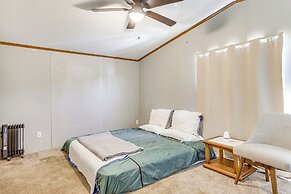 13 Mi to Okc: Edmond Home w/ Pool Access!