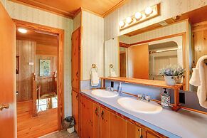 Spacious Riverfront Cottage w/ Dock in Green Pond!