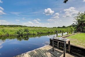Spacious Riverfront Cottage w/ Dock in Green Pond!