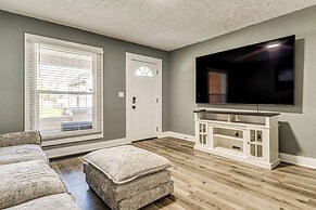 2 Mi to Mass Ave: Convenient Townhome w/ Yard!