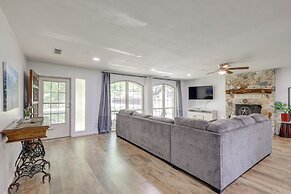 1 Mi to Lake Whitney: Morgan Home w/ Deck!