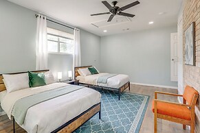 1 Mi to Lake Whitney: Morgan Home w/ Deck!