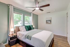 1 Mi to Lake Whitney: Morgan Home w/ Deck!