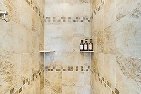 Near Golf & Beaches: Luxe Home in Rotonda West!