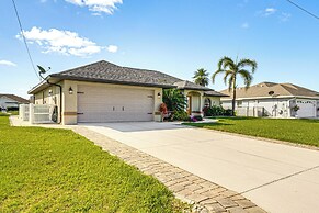 Near Golf & Beaches: Luxe Home in Rotonda West!