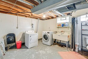 8 Mi to Dtwn Cleveland: Quiet Home w/ Fenced Yard