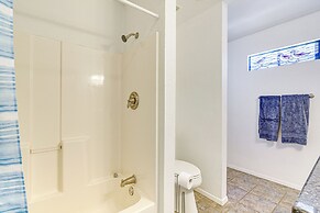Walk to Beach: Ocean-view Home w/ Deck in Freeport