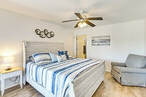 Walk to Beach: Ocean-view Home w/ Deck in Freeport