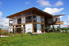 Moyoni Africa Lodge & Tours