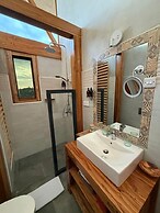 Moyoni Africa Lodge & Tours