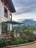 Moyoni Africa Lodge & Tours