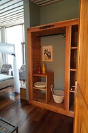 Moyoni Africa Lodge & Tours