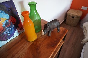 Moyoni Africa Lodge & Tours