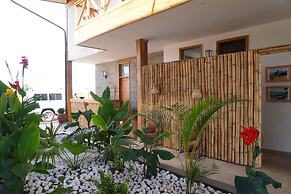 Moyoni Africa Lodge & Tours